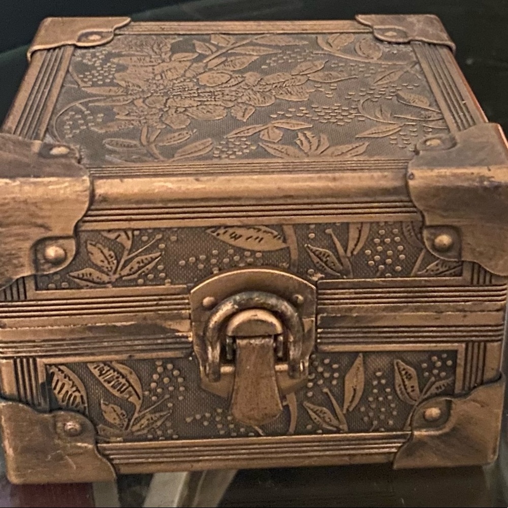 Decree Ornate Bronze Jewelry Box | Vintage Style Trinket & Watch Storage Case - Picture 4 of 4